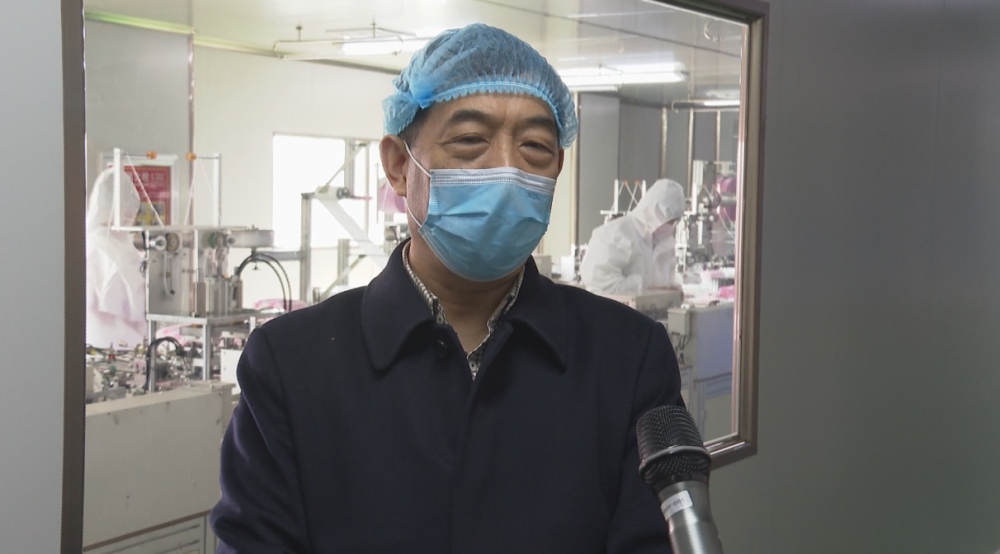 鄭州市醫(yī)用口罩日產(chǎn)能達230萬只。疫情就是命令，防控就是責任。